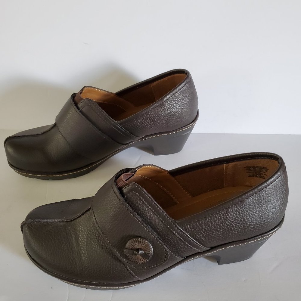 Thom McAn Gennie Brown Leather Clogs Size 9.5W - Picture 4 of 9